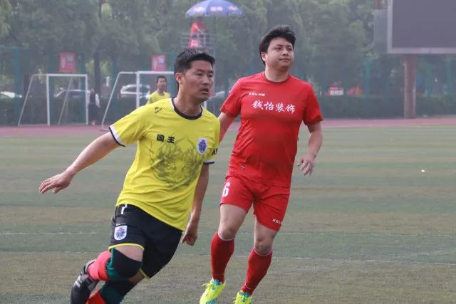 今天首发出战！李弘权13投6中&三分8中2得到17分4板4助